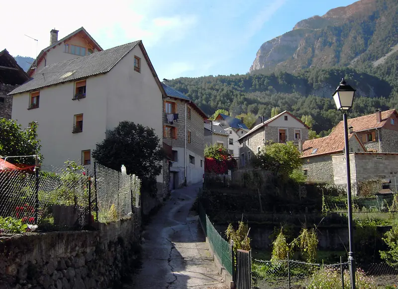 saravillo pueblo cerca de boltaña