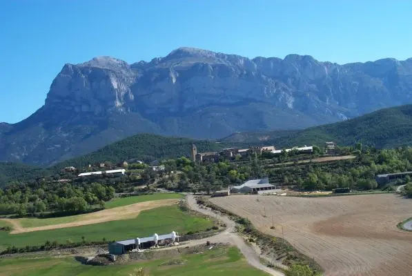 pueblos cerca de boltaña
