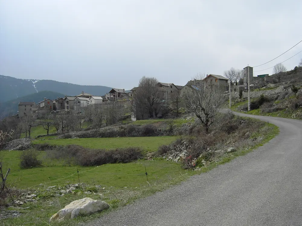 plano general de nerin miradores de ordesa desde nerín